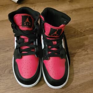 air Jordan 1 Mid Bred toe sneakers 6.5Y excellent but no soles
